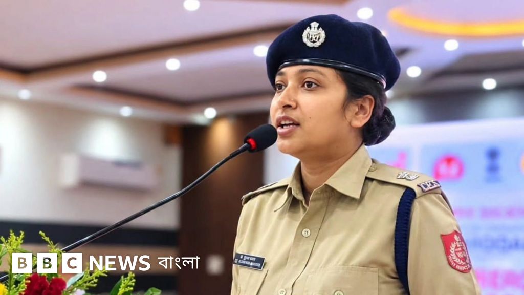 পশ্চিমবঙ্গে নারী পুলিশ কর্মকর্তার বদলি নিয়ে বিতর্ক