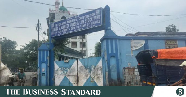 পশ্চিমবঙ্গে গবাদি পশু জবাই সংক্রান্ত নতুন নির্দেশনায় গরুর মাংসের সরবরাহ কমেছে