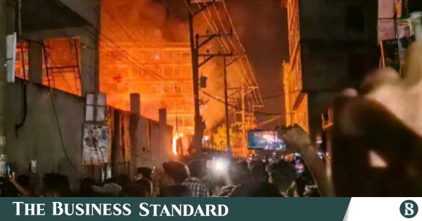 আশুলিয়ায় কারখানায় অগ্নিকাণ্ড: ঘটনাস্থলে পাওয়া গেল মেয়াদোত্তীর্ণ গ্যাস সিলিন্ডার