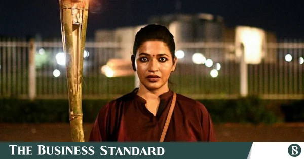 ভেনিস ছাড়ার আগে আইনি লড়াই শেষ করতে চান বাঁধন