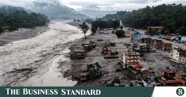 বন্যার কারণে নেপাল থেকে বাংলাদেশে বিদ্যুৎ রপ্তানি ব্যাহত