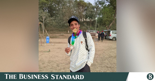 ব্যানার লাগাতে গিয়ে বিদ্যুৎস্পৃষ্ট হয়ে চট্টগ্রাম বিশ্ববিদ্যালয়ের শিক্ষার্থীর মৃত্যু