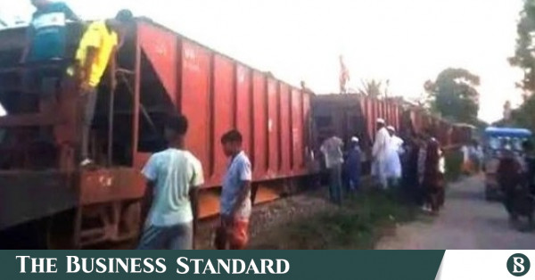 ছয় ঘণ্টা পর ঢাকা-ময়মনসিংহ রুটে ট্রেন চলাচল স্বাভাবিক