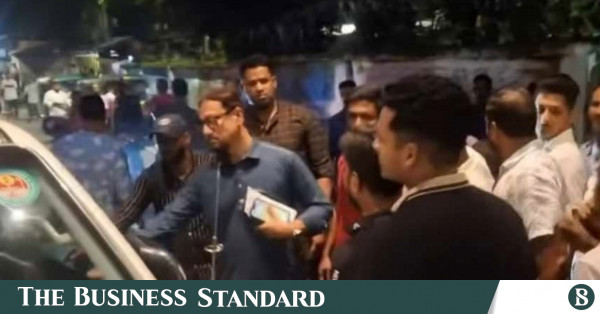 চট্টগ্রাম সিটি কর্পোরেশন ভবনে পুলিশকে বাধা দেওয়ার অভিযোগ মেয়রের বিরুদ্ধে