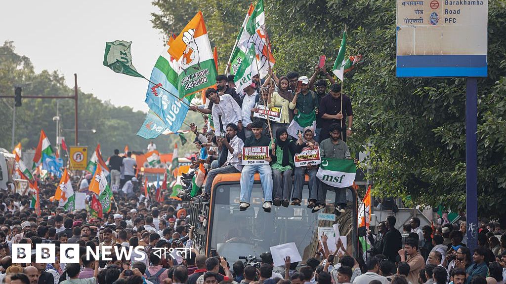 সুপ্রিম কোর্টের উদ্দেশ্যে বিরোধী জোটের মিছিল, নেতৃত্বে রাহুল গান্ধী