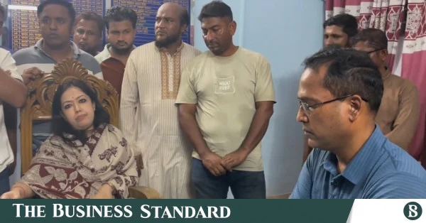 সরাইল ওসির সঙ্গে বাকবিতণ্ডার ঘটনায় রুমিন ফারহানার বিরুদ্ধে জিডি