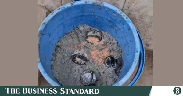 পুরান রমনা থানার সামনে ককটেল বিস্ফোরণ: আটক ২, উদ্ধার ৪টি অবিস্ফোরিত বোমা