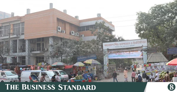 শিশু হাসপাতালে ধূমপানরত চিকিৎসককে বরখাস্তের নির্দেশ প্রধানমন্ত্রীর