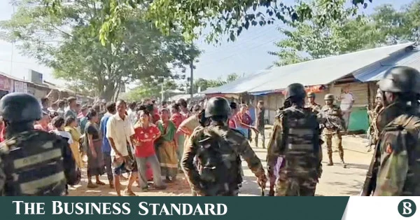 সাজেকের গঙ্গারাম বাজারে পর্যটক ও আইনশৃঙ্খলা বাহিনীর ওপর ইউপিডিএফের গুলিবর্ষণ, ৩ হাজার পর্যটক উদ্ধার