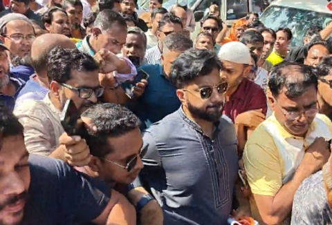 প্রতিমন্ত্রীর পদ থেকে পদত্যাগ করলেন ইশরাক হোসেন