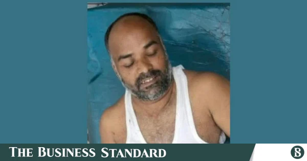 খুলনায় ছিনতাইকারীদের হামলায় পুলিশ পরিদর্শক আহত