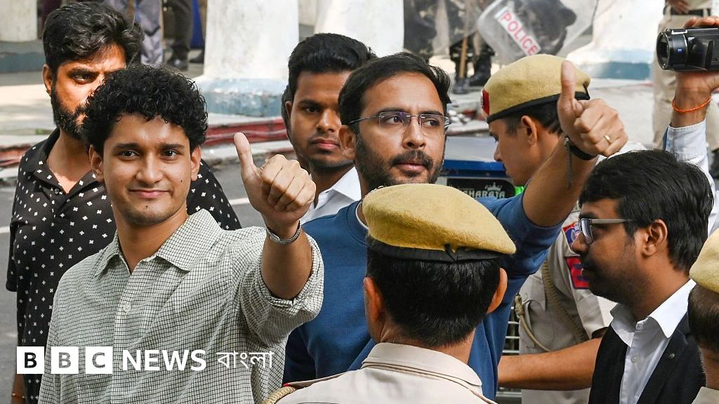 হেফাজতের মেয়াদ বাড়ানোর আবেদনের বিরুদ্ধে করা মামলা তুলে নিলেন আশুতোষ রাঙ্কা ও সৌরভ দাস