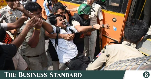 জন্তর মন্তর এলাকা নিয়ন্ত্রণে দিল্লি পুলিশের কঠোর নিরাপত্তা ব্যবস্থা