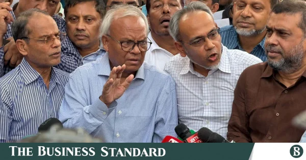 ফ্যামিলি ও ফার্মার্স কার্ডের মাধ্যমে দারিদ্র্যের হার ৫ শতাংশ কমানোর লক্ষ্য: রিজভী