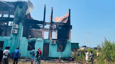 কক্সবাজারে রিসোর্টে অগ্নিকাণ্ড: তিনজনের স্বজনদের এখনো খোঁজ মেলেনি