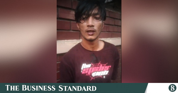 ঢাকার কলেজ গেট এলাকায় ছিনতাইয়ের প্রস্তুতিকালে সুইচ গিয়ারসহ আটক ১