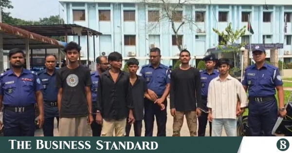 কুমিল্লায় তিন কিশোর গ্যাংয়ের পাঁচ মূলহোতা গ্রেপ্তার