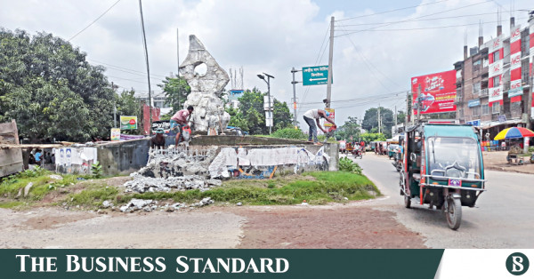 ঝিনাইদহে বীরশ্রেষ্ঠ হামিদুর রহমানের ভাস্কর্যে জুতার মালা, ক্ষোভের সৃষ্টি