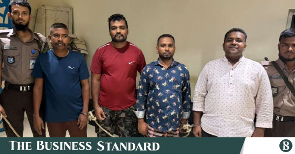 চট্টগ্রামে তালিকাভুক্ত অপরাধী 'বিহারী বগা'র চার সহযোগী গ্রেপ্তার