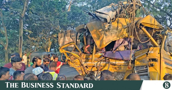 নাটোরের বড়াইগ্রামে ১২ বছরের ব্যবধানে একই দিনে দুই ভয়াবহ সড়ক দুর্ঘটনা