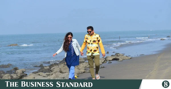 ইনানিতে অগ্নিকাণ্ডের পর চার সদস্যের পরিবার নিখোঁজ