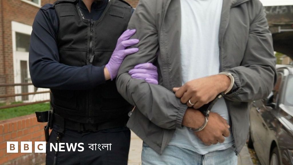 ব্রিটেনে সমকামী সেজে আশ্রয়ের আবেদন: জালিয়াতিতে সহায়তার অভিযোগে গ্রেপ্তার ৩