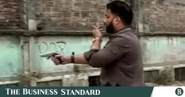 মাদকবিরোধী অভিযানে অস্ত্র প্রদর্শন: ইশরাকের বিরুদ্ধে আইন লঙ্ঘনের তদন্তে পুলিশ