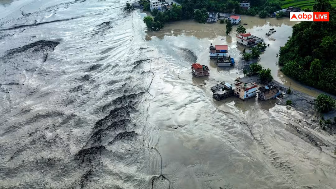 নেপালে প্রবল তুষারপাত ও ঝড়ের সতর্কতা, স্থগিত ট্রেকিংয়ের অনুমতি