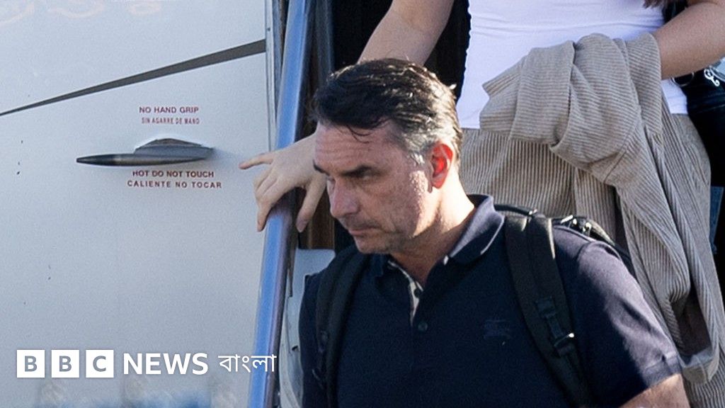যুক্তরাষ্ট্রে পৌঁছে ব্রাজিল ছাড়ার অভিযোগ অস্বীকার করলেন ফ্লাভিও বোলসোনারো