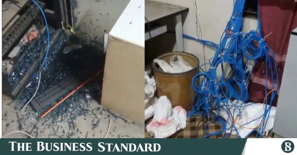 হাজারীবাগে এজেআর কুরিয়ারের ওয়্যারহাউসে ভাঙচুর ও লুটপাট