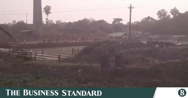 নারায়ণগঞ্জে ইটভাটা ও অবৈধ মাটি উত্তোলন নিয়ে সংঘর্ষে আহত ১০