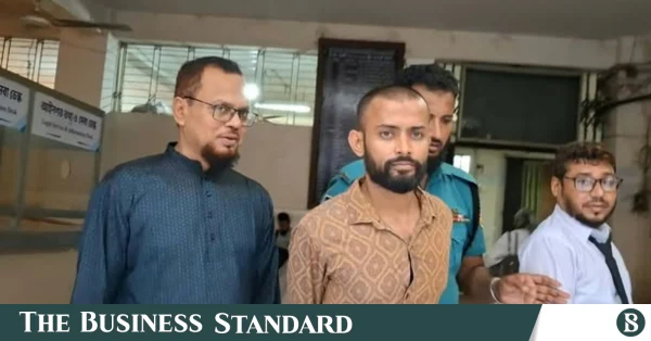 প্রধানমন্ত্রীর কার্যালয়ের সামনে ককটেল বিস্ফোরণ: তিনজনের দুই দিনের রিমান্ড