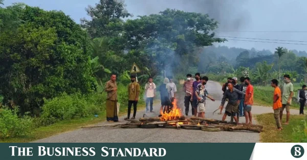 সাজেকের সড়ক অবরোধ তৃতীয় দিনে, পর্যটন খাতে অচলাবস্থা