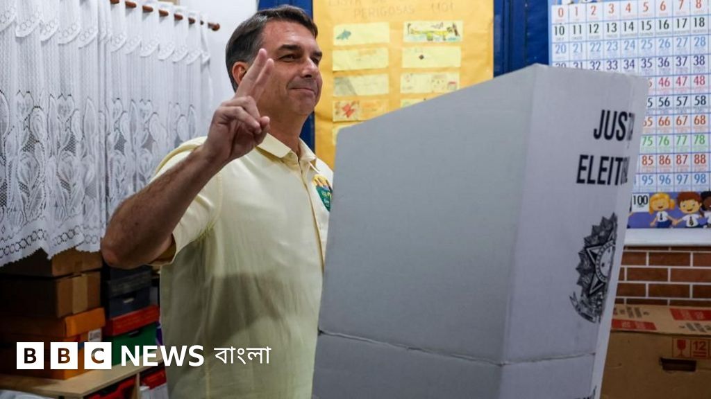 ব্রাজিল নির্বাচন: প্রথম দফায় এগিয়ে ডানপন্থী ফ্লাভিও বলসোনারো