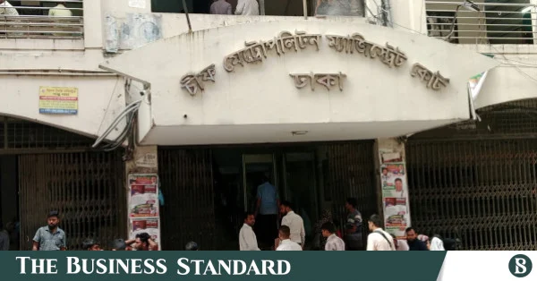 আদালত থেকে ফের পালালেন হত্যা মামলার আসামি শরিফুল ইসলাম